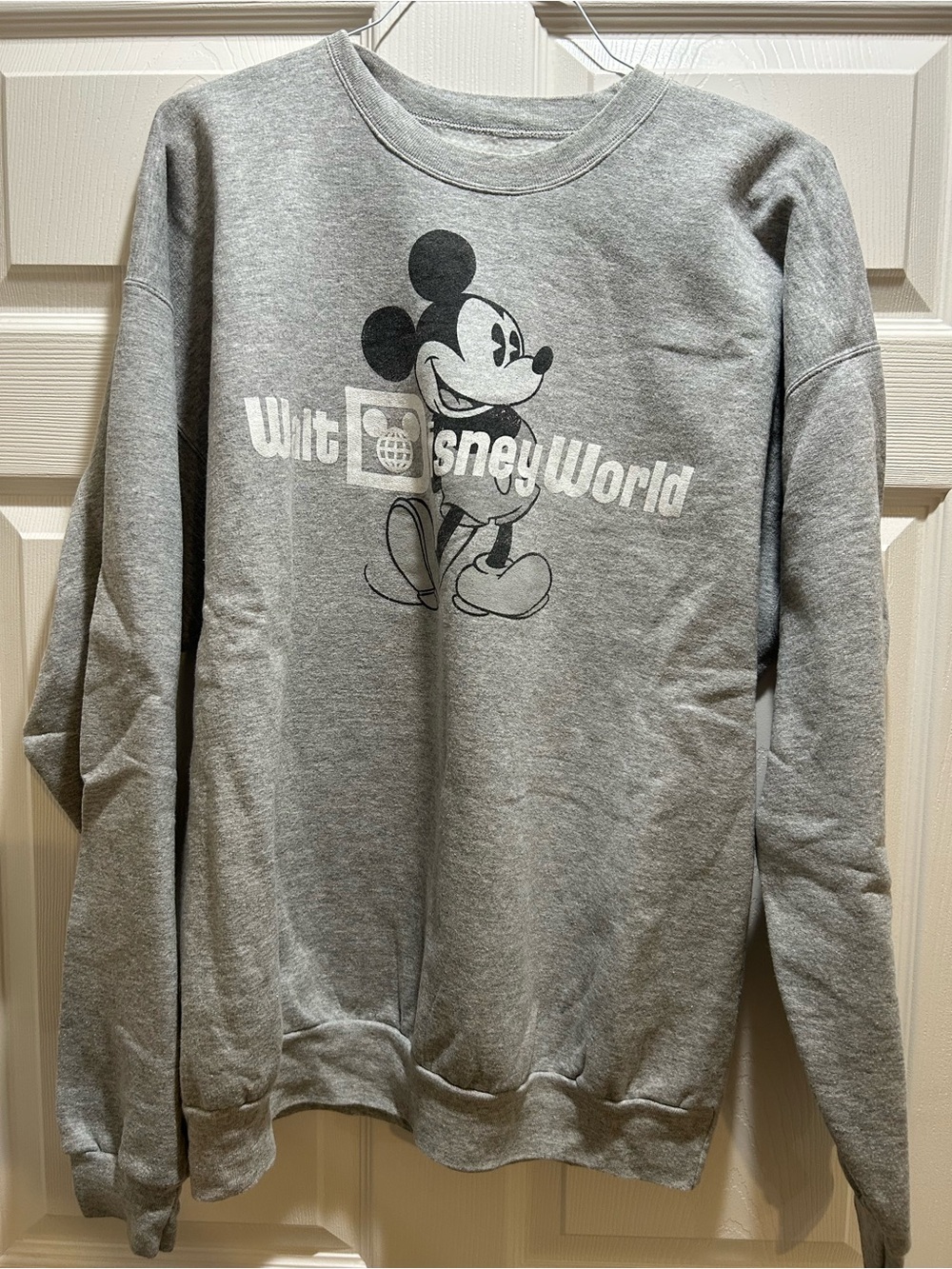 Walt Disney World Gray Crewneck Sweatshirt Size XL